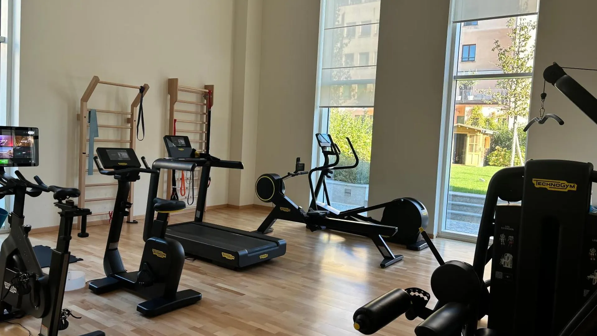 Torre Milano Skyview Suite Gym Pool & Rooftop Apartment